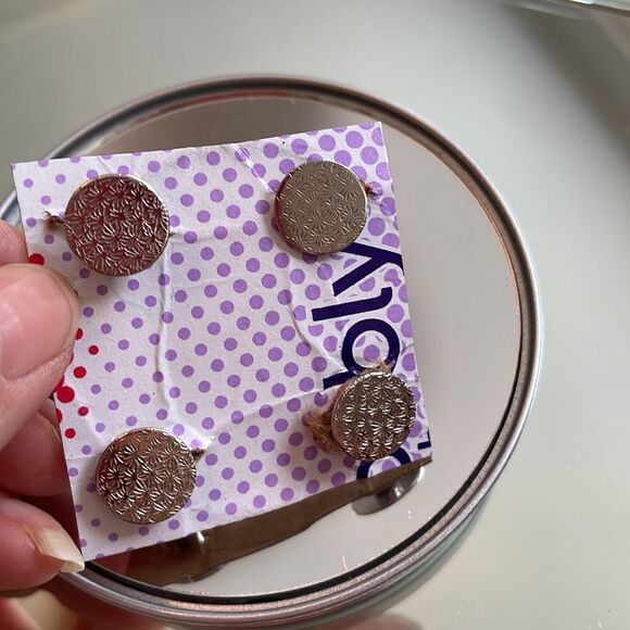 Three silver & iridescent gray + one black round tuxedo shirt studs - Picture 3 of 4